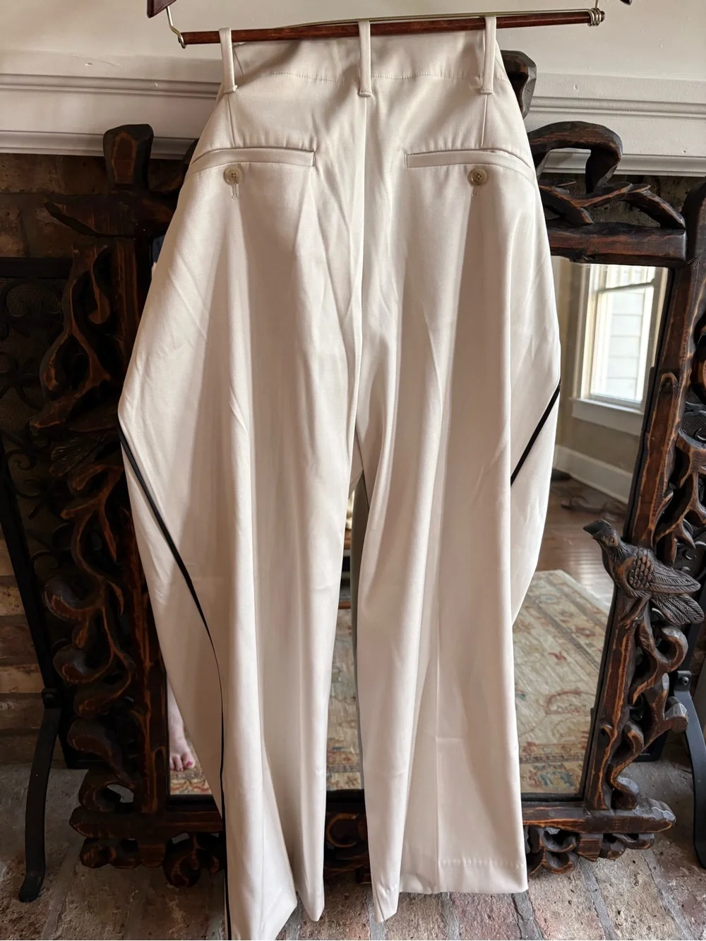 NWT Banana Republic cream pleated, high-waisted, dress pants with black trim
